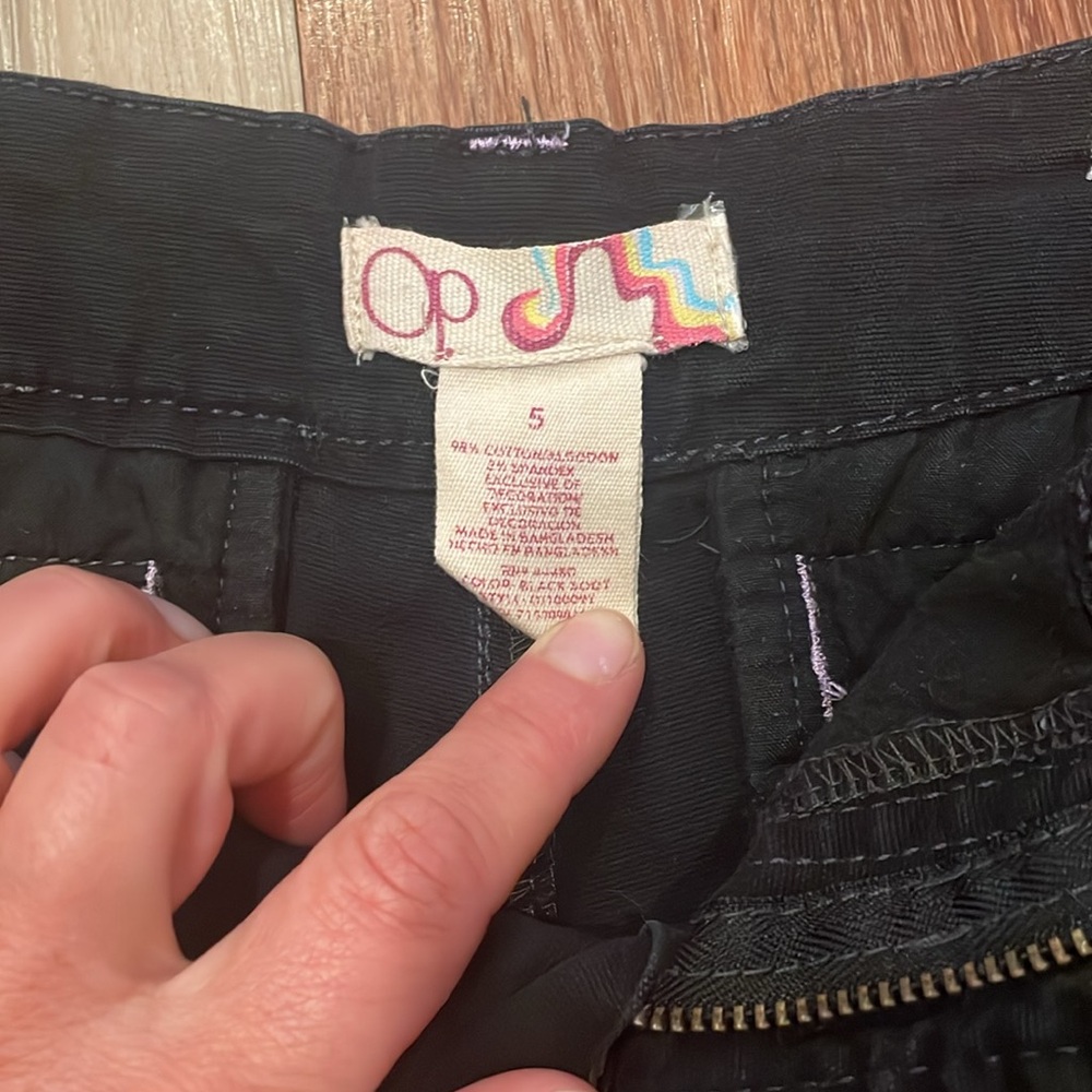 Shorts - Picture 4 of 4